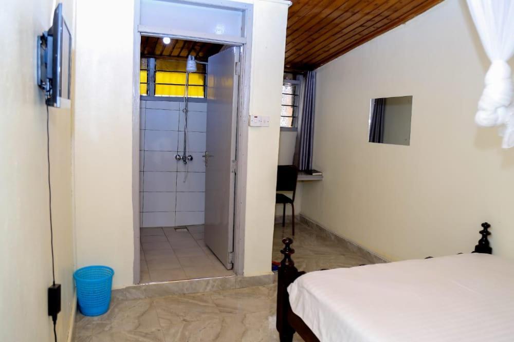 Hotel Diplomate Muyenga Exterior photo
